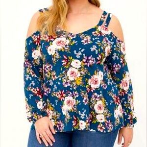 Knit Crepe V-Neck Cold Cutout Cold Shoulder Top